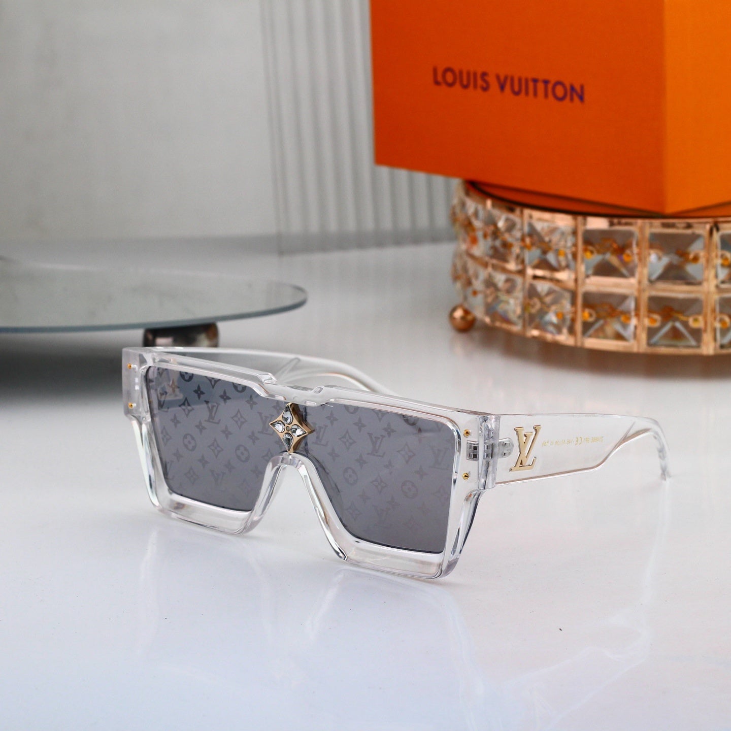 Monogram Oversized Sunglasses with Star Diamond Detail (Model 1486)